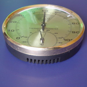 Thermo-Hygrometer - Put in the place with fresh air - indicating correctly after 30 minutes - suitable: Air-conditional workshop & Bed room, storing room or As a gife etc.
